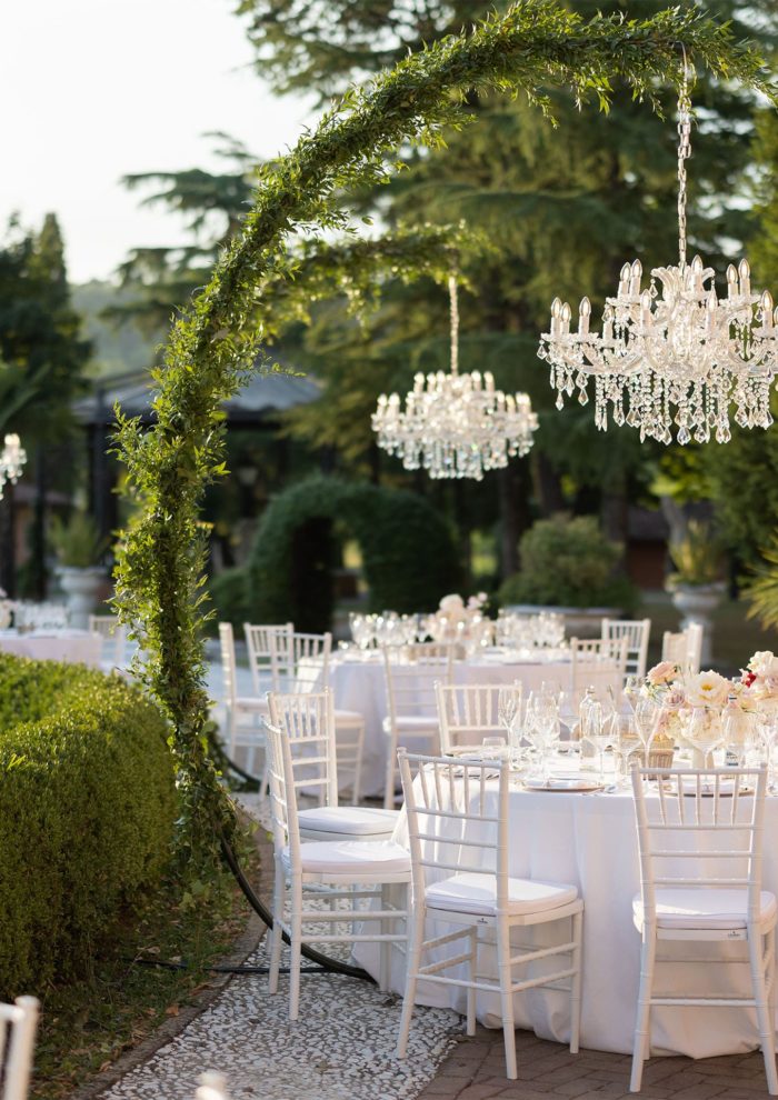 RAVA noleggio lampadari per matrimoni