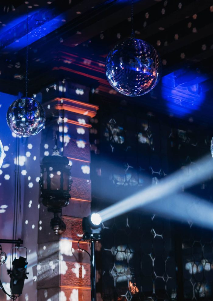 RAVA noleggio mirror ball per eventi